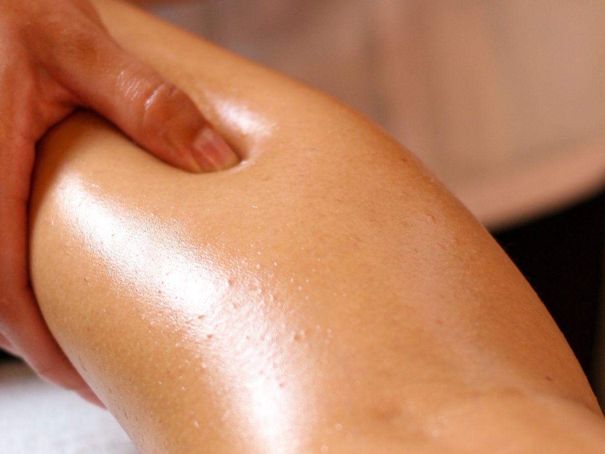 Massage relaxant des jambes